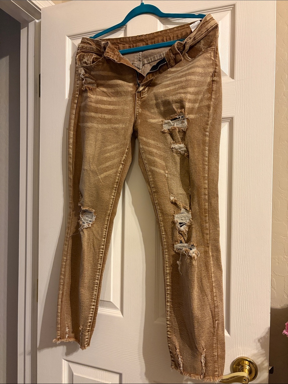 NEW. Women’s Distressed Brown Jeans